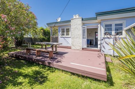 Photo of property in 2 Chaffey Street, Foxton Beach, Foxton, 4815