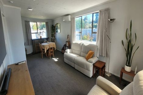 Photo of property in 2 Goldie Place, Waikanae Beach, Waikanae, 5036