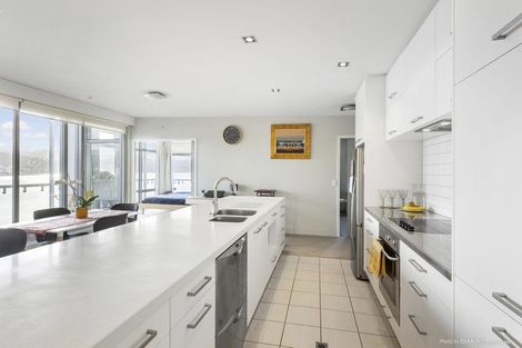 Photo of property in The Capital, 32/370 Oriental Parade, Oriental Bay, Wellington, 6011