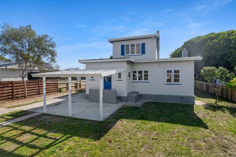 Photo of property in 40 Domain Road, Otaki, 5512