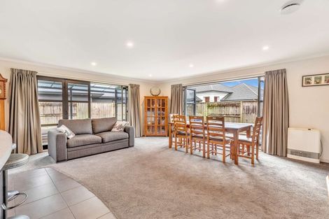 Photo of property in 15 Trump Place, Kelvin Grove, Palmerston North, 4414
