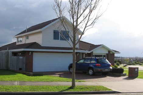 Photo of property in 15 Newinn Crescent, East Tamaki Heights, Auckland, 2016