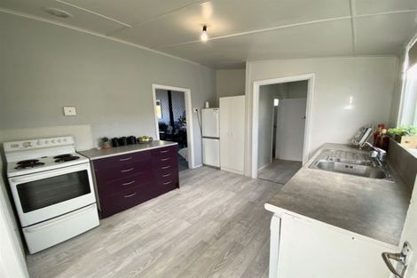 Photo of property in 16 Lanark Street, Balclutha, 9230