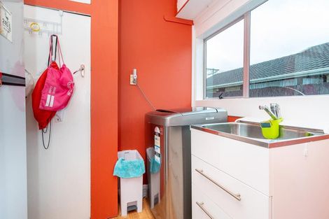 Photo of property in 35 Hargest Crescent, Saint Kilda, Dunedin, 9012