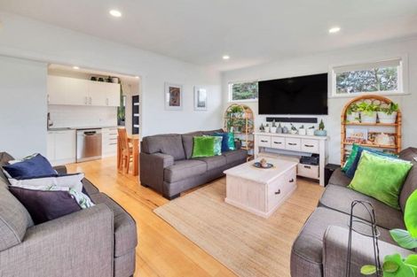 Photo of property in 60 Glen Marine Parade, Glendene, Auckland, 0602