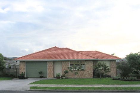 Photo of property in 12 Woodbank Drive, Glen Eden, Auckland, 0602