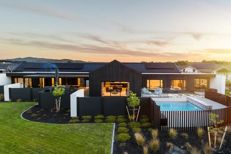 Photo of property in 13 Mike Smith Drive, Cambridge, 3434