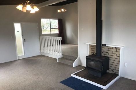 Photo of property in 7 Devonshire Road, Unsworth Heights, Auckland, 0632