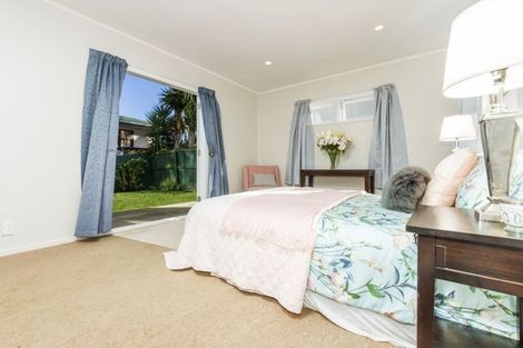 Photo of property in 1/22 Alamein Avenue, Belmont, Auckland, 0622