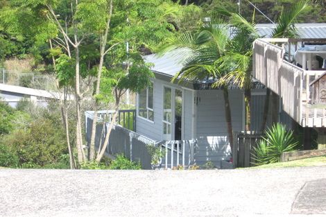 Photo of property in 1/2 Fernlea Rise, Bayview, Auckland, 0629