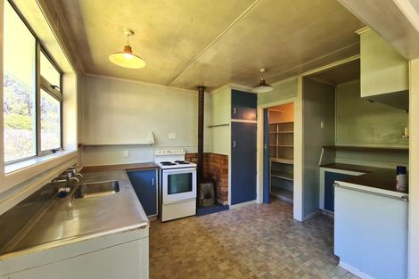 Photo of property in 109 Huaroa Street, Coromandel, 3506