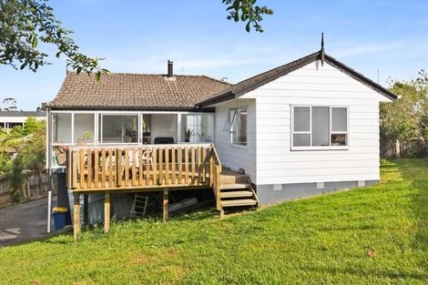 Photo of property in 11 Landsdale Place, Massey, Auckland, 0614
