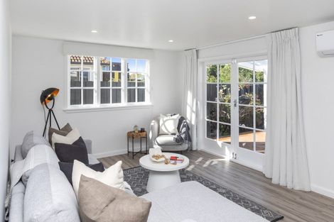 Photo of property in 664 Avonside Drive, Avonside, Christchurch, 8061