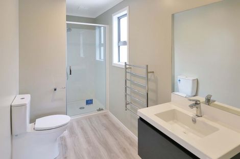 Photo of property in 4d Horoeka Street, Stokes Valley, Lower Hutt, 5019