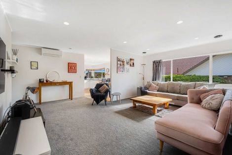 Photo of property in 17 Matterhorn Crescent, Northpark, Auckland, 2013