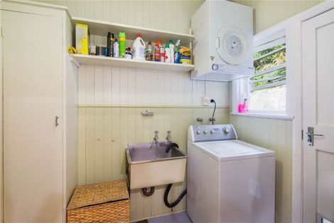 Photo of property in 122 Totara Road, Miramar, Wellington, 6022