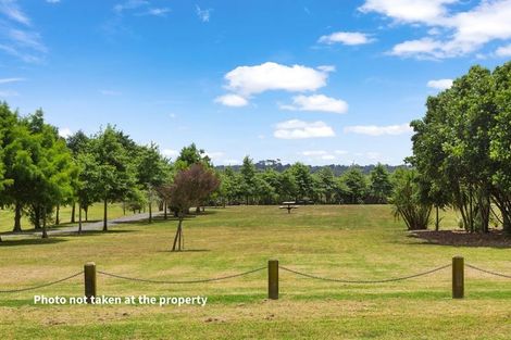Photo of property in 10 Peachstone Lane, Henderson, Auckland, 0612