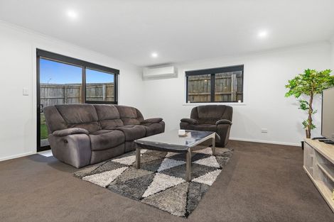 Photo of property in 2/12 Onukutara Place, Huntington, Hamilton, 3281