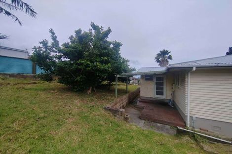 Photo of property in 605 Glenfield Road, Totara Vale, Auckland, 0629