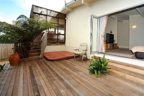 Photo of property in 48 Knightsbridge Drive, Forrest Hill, Auckland, 0620