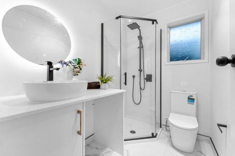 Photo of property in 4/43 Mcleod Road, Henderson, Auckland, 0612