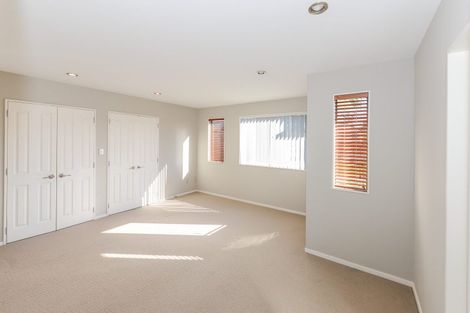 Photo of property in 76 Medallion Drive, Oteha, Auckland, 0632