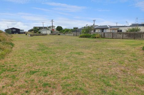 Photo of property in 33 Marine Parade South, Foxton Beach, Foxton, 4815