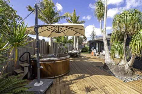 Photo of property in 4 Sarah Place, Farm Cove, Auckland, 2012