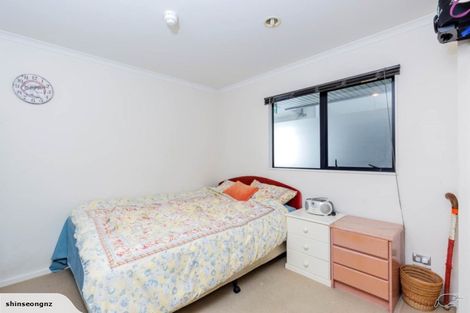 Photo of property in 21 Sapphire Place, Bayview, Auckland, 0629