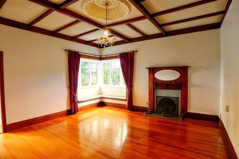 Photo of property in 8 Sylvan Avenue East, Northcote, Auckland, 0627