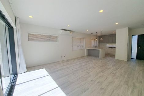 Photo of property in 10 Tagish Way, Orewa, 0931