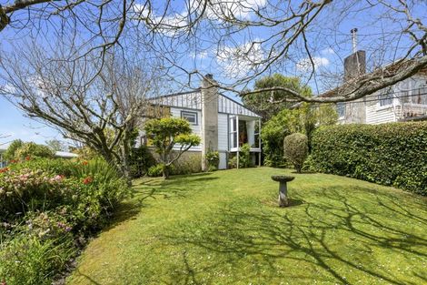 Photo of property in 110 Takahe Road, Titirangi, Auckland, 0604