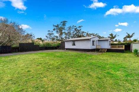 Photo of property in 4 Rere Place, Parakai, 0830