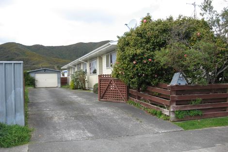 Photo of property in 2/312 Wellington Road, Wainuiomata, Lower Hutt, 5014