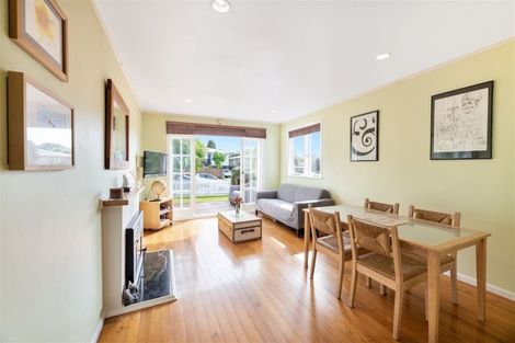 Photo of property in 1/8 Tyne Road, Forrest Hill, Auckland, 0620