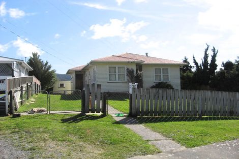 Photo of property in 25 Pollard Street, Wainuiomata, Lower Hutt, 5014