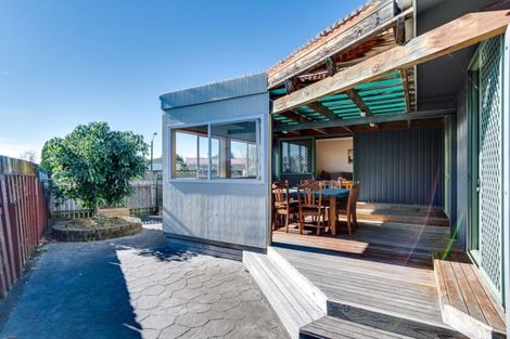 Photo of property in 37 Plunket Street, Tamatea, Napier, 4112