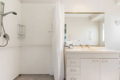 Photo of property in 1/23 Tarnica Road, Northpark, Auckland, 2013