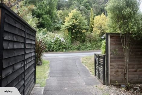 Photo of property in 198 Woodlands Park Road, Titirangi, Auckland, 0604