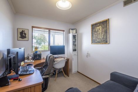 Photo of property in 128 Winara Avenue, Waikanae, 5036