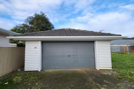 Photo of property in 124 Cambridge Terrace, Fairfield, Lower Hutt, 5011