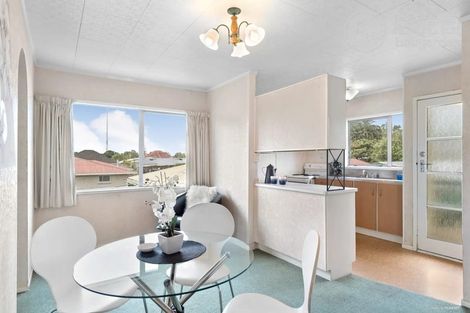 Photo of property in 21 Tudor Road, Henderson, Auckland, 0610