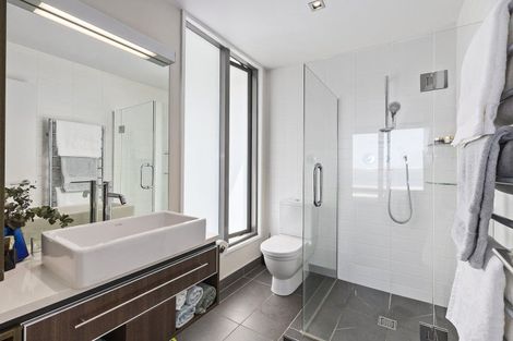 Photo of property in Patent 326 Apartments, 504s/326 Evans Bay Parade, Hataitai, Wellington, 6021