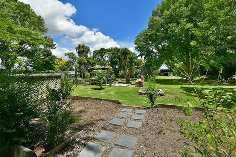 Photo of property in 2083 State Highway 16, Helensville, 0875