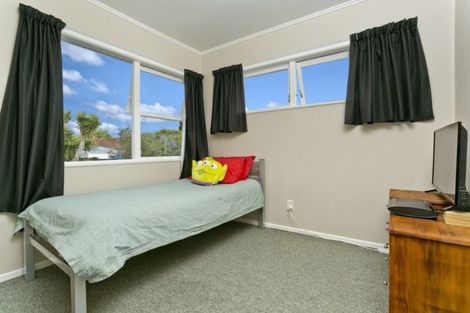Photo of property in 6 Japonica Drive, Beach Haven, Auckland, 0626