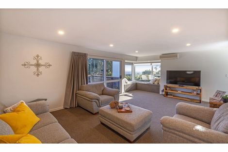Photo of property in 87 Cannon Hill Crescent, Mount Pleasant, Christchurch, 8081