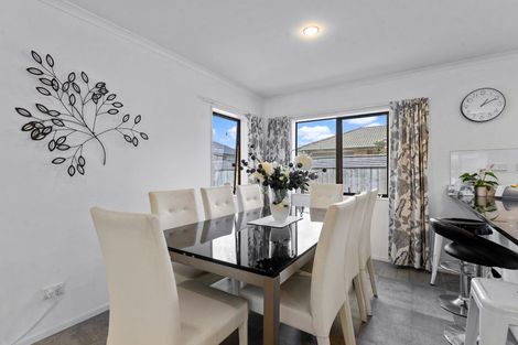 Photo of property in 19 Raabia Close, Parakai, 0830