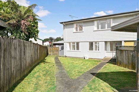 Photo of property in 2/41 Greenslade Crescent, Northcote, Auckland, 0627
