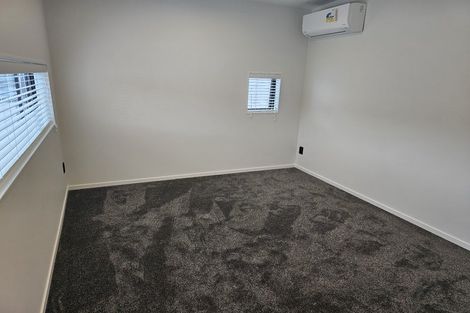 Photo of property in 2 Embling Place, Eastern Beach, Auckland, 2012