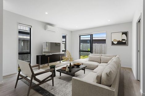 Photo of property in 31 Parkmore Drive, Rosehill, Papakura, 2113